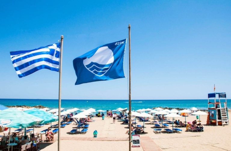 Γαλάζια Σημαία κυματίζει στην Παραλία Οφρυνίου γι’ ακόμη μία φορά